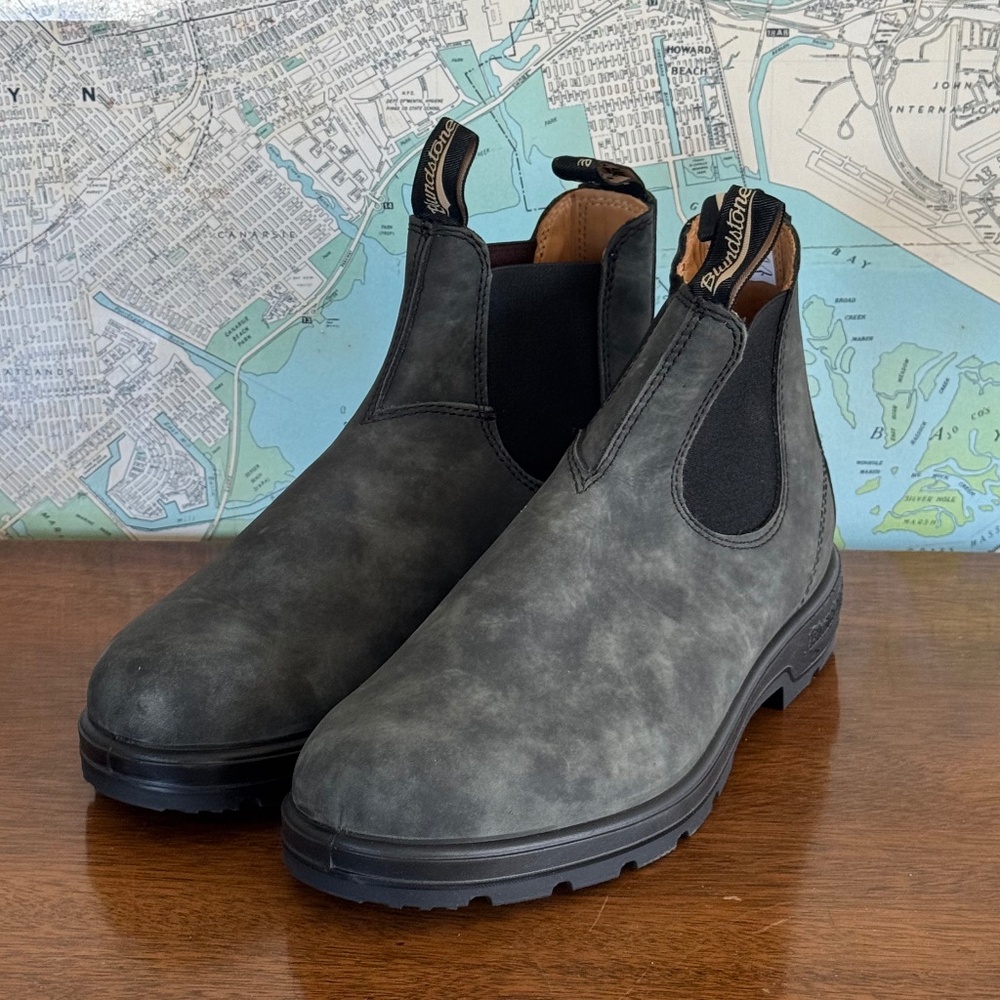 Blundstone 587 Rustic Black Lined Chelsea Boots – AU 9 (US Men’s 10 / Women’s 12